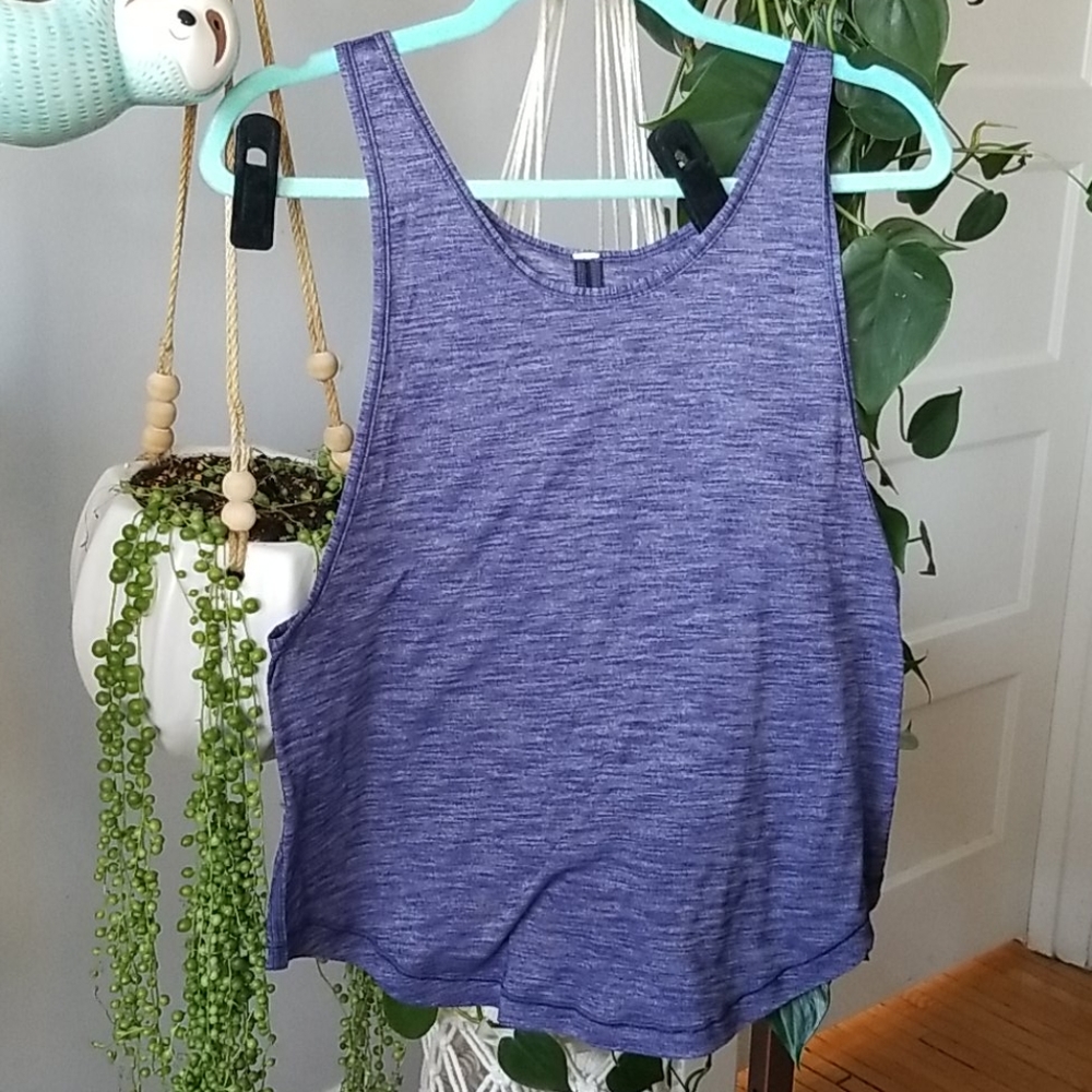Lululemon tank